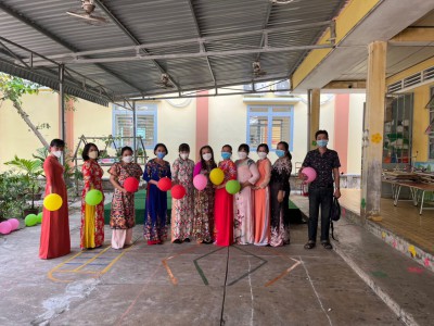 Mầm non Họa Mi chào mừng ngày QTPN 8/3