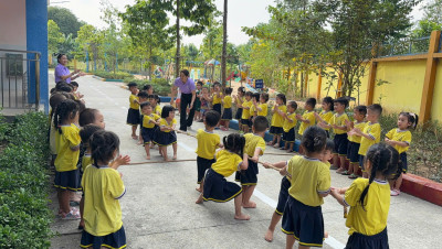 TRƯỜNG MẦM NON HỌA MI HƯỞNG ỨNG NGÀY 7/4 VỚI CÁC HOẠT ĐỘNG THỂ DỤC THỂ THAO