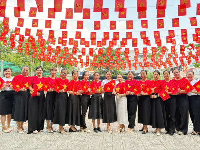 CHÀO MỪNG 30/4 – TỰ HÀO MỘT DẢI NON SÔNG VIỆT NAM