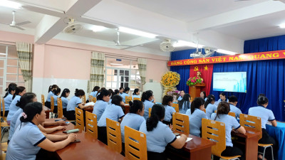 TRƯỜNG MẦM NON HỌA MI TỔ CHỨC HỌP HỘI ĐỒNG SƯ PHẠM CHUẨN BỊ CHO NĂM HỌC 2026–2027