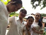 Chị em tham gia ngày hội PNVN