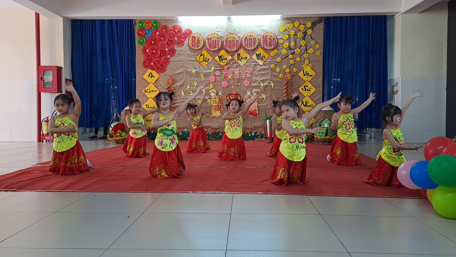 Chương trình " Vui Xuân Quý Mão" của các bé trường Mầm non Họa Mi