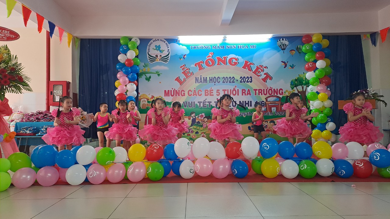 Tổng kết năm học 2022-2023-Lễ ra trường cho các bé khối lá và vui Tết TN 1/6