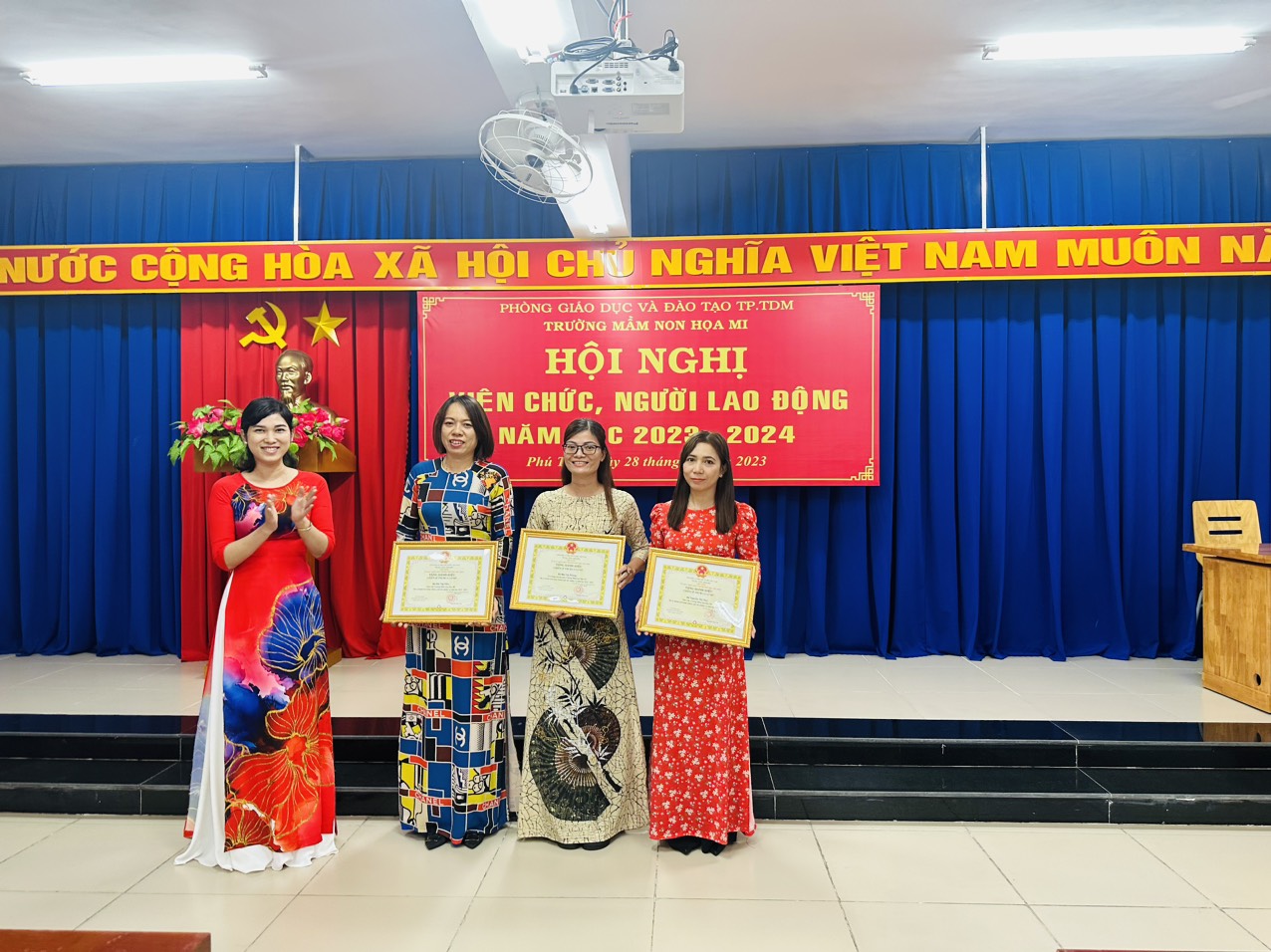 Hội nghị viên chức, người lao động- Trường MN Họa Mi